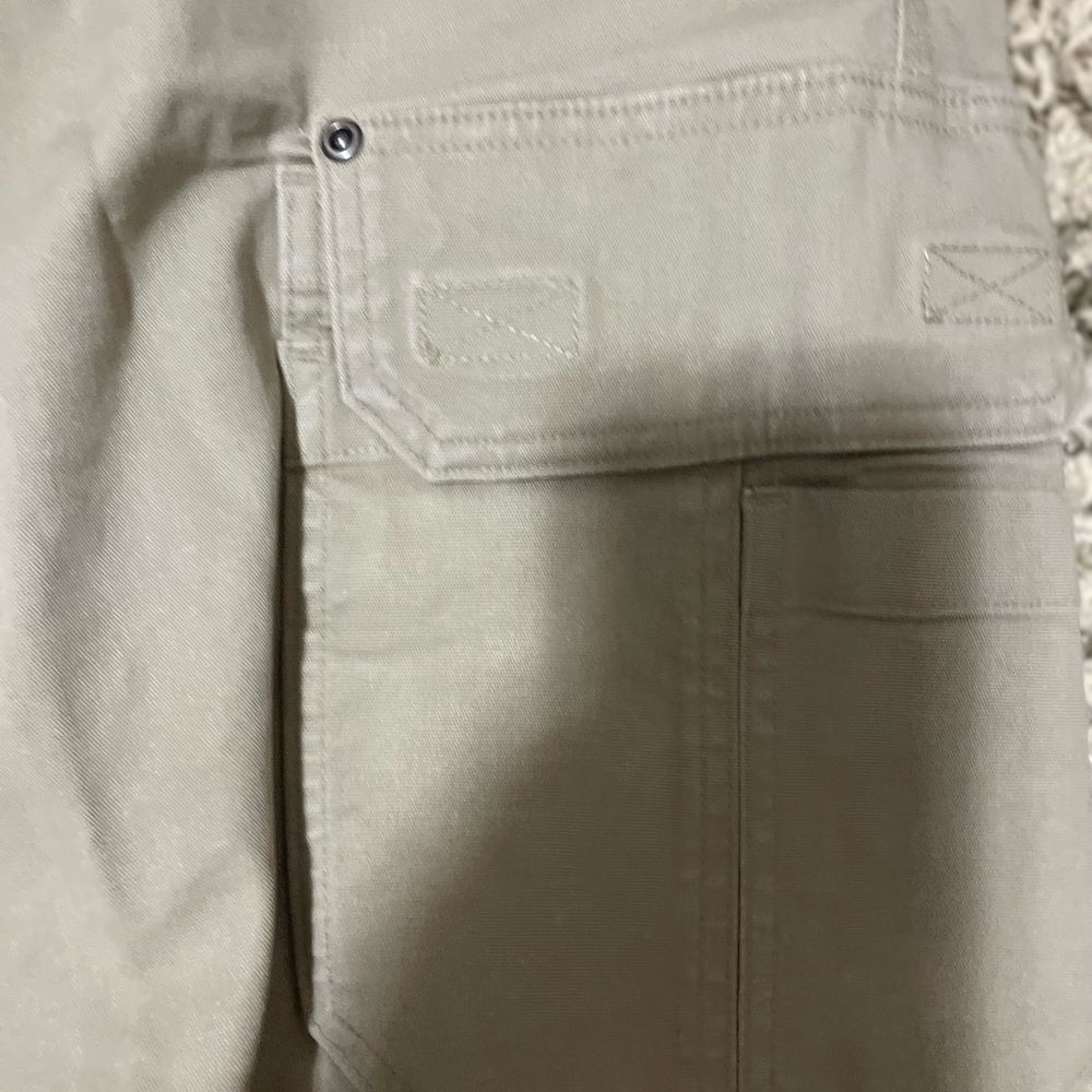 Duluth Trading Co. Flex Fire Hose Beige Cargo Shorts 11" Relaxed Fit Men's Sz 38 - Picture 2 of 6